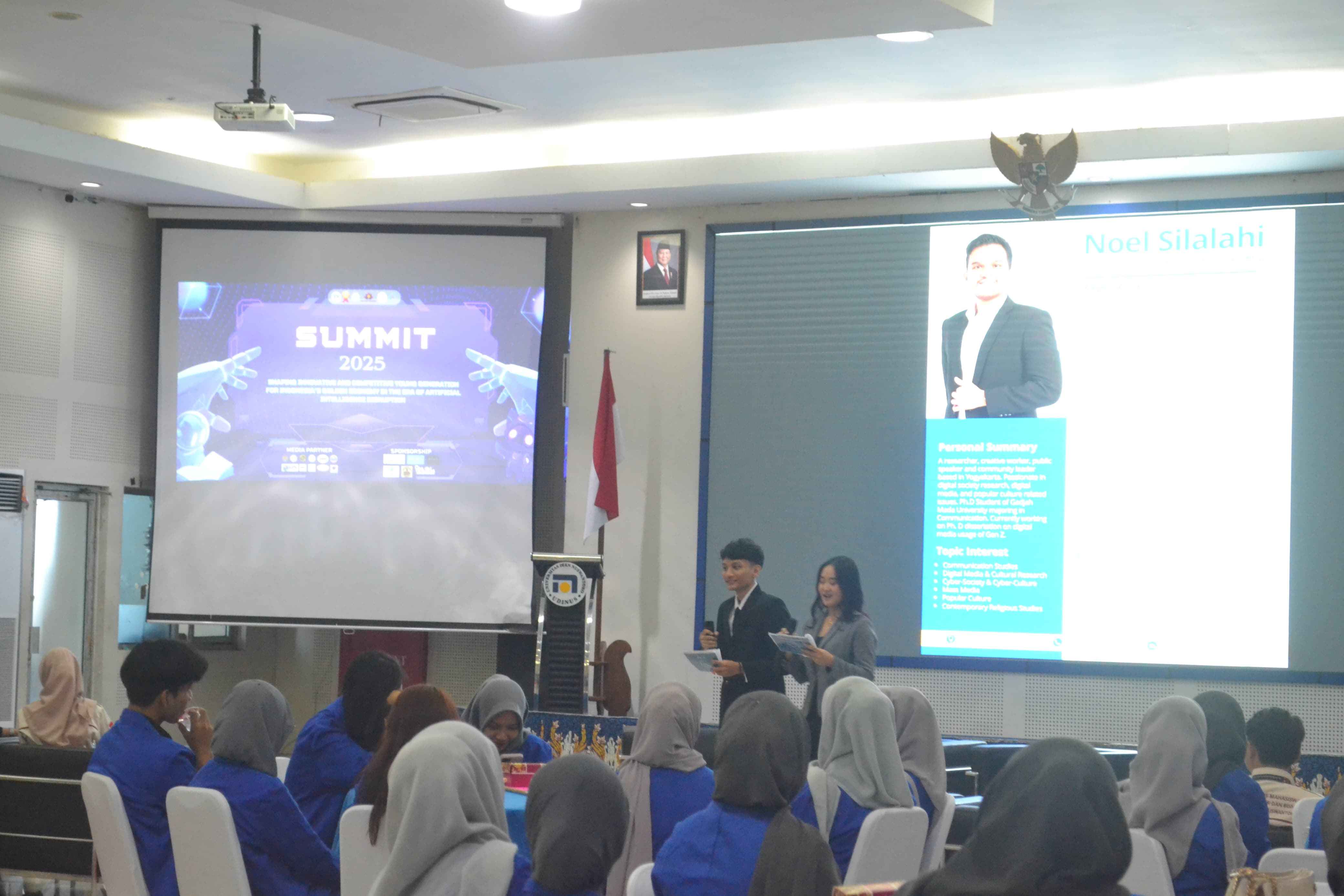 9. Pembacaan Latar Belakang Pembicara 1